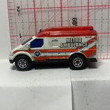 White Red Metro Ambulance 2003 Matchbox Emergency Diecast Car