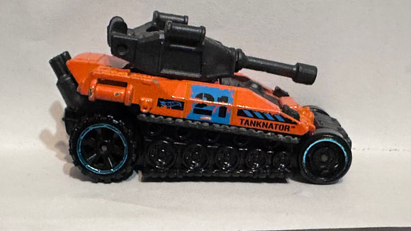 Orange Tanknator DHP21 ©2015 Hot Wheels Diecast Car