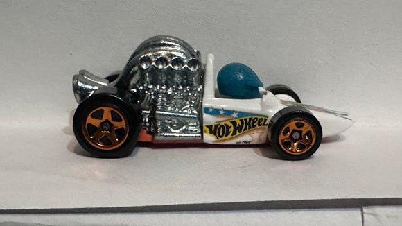 White Head Starter DTX05 ©2018 Hot Wheels Diecast Car