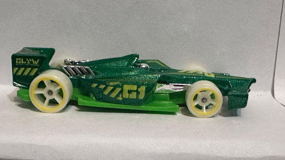 Green Winning Formula CFG97 2014 Hot Wheels Diecast Car