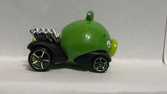 Green Minion Pig Angry Birds V5323 Hot Wheels Diecast Car