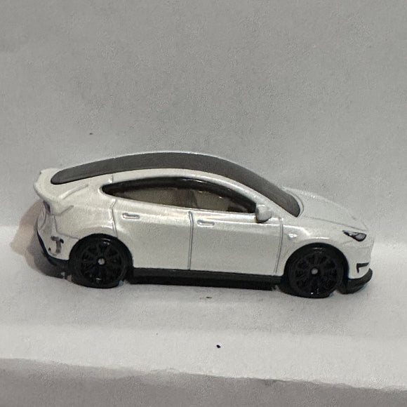 White Tesla Model Y HKG28 2022 Hot Wheels Diecast Car