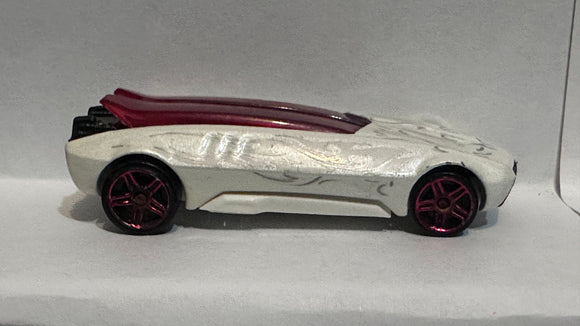 White Whip Creamer 2002 Hot Wheels Diecast Car