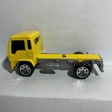 Yellow Delivery Truck 1/90 Matchbox Diecast Car