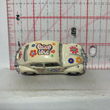 White Peace and Love 1967 Volkswagen Classic Beetle KT2540 Kinsmart Diecast Car