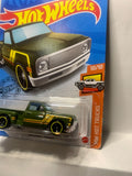 Green '69 Chevy Pick Up HW Hot Trucks GHC40 D7C6 2018 Long Card Hot Wheels Diecast Car