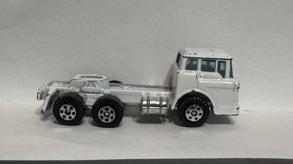 White Transport Truck Yatming Diecast Car