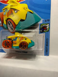 Yellow Piranha Terror  Street Beasts FYD44 D7C3 2017 Long Card Hot Wheels Diecast Car
