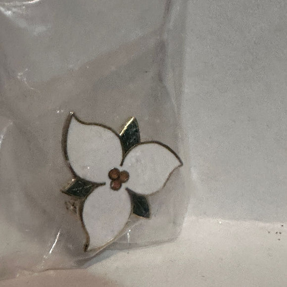 Trillium Flower Ontario  Lapel Pin