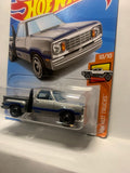 Silver 1978 Dodge Li'l Red Express Truck HW Hot Trucks FYF12 D7C3 2017 Long Card Hot Wheels Diecast Car