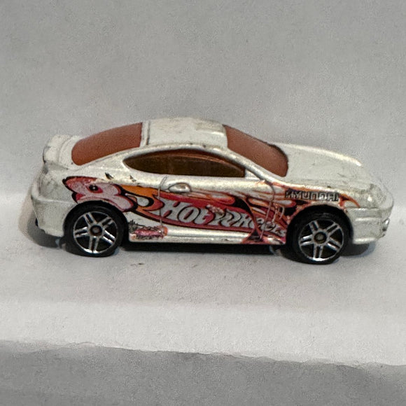 White Hyundai Tiburon 2002  Hot Wheels Diecast Car