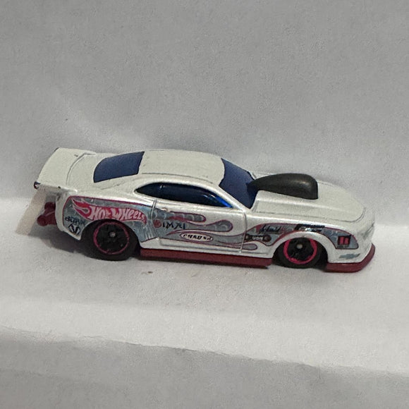 White '10 Pro Stock Camaro R6450 2010 Hot Wheels Diecast Car
