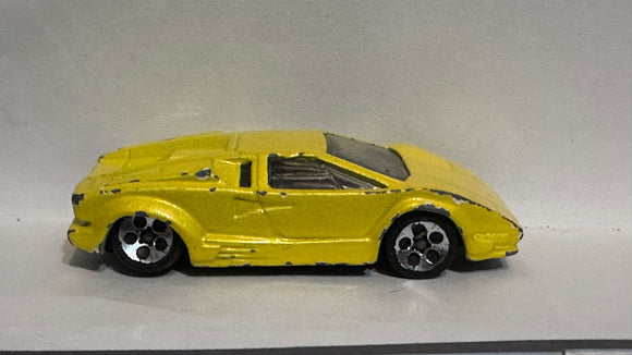 Yellow Lamborghini Countach ©1997 Hot Wheels Diecast Car
