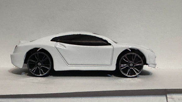 White Coupe  Motor Max Diecast Car