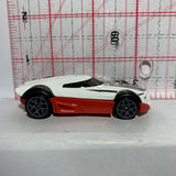 White MR11 BDD12 Hot Wheels Diecast Car