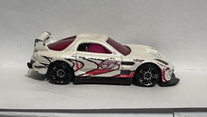 White 24 Seven ©2002 Hot Wheels Diecast Car