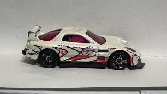 White 24 Seven ©2002 Hot Wheels Diecast Car