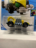 Yellow Eevil Weevil Street Beasts FYD43 D7C3 2017 Long Card Hot Wheels Diecast Car