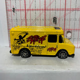 Yellow Extreme Vertical Panel Truck Fresh Metal Maisto Diecast Car