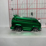 Green Vantasy Van Maisto Diecast Car