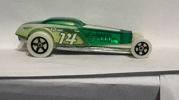 White Glow Hi-Roller ©2015 Hot Wheels Diecast Car