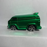 Green Vantasy Van Maisto Diecast Car