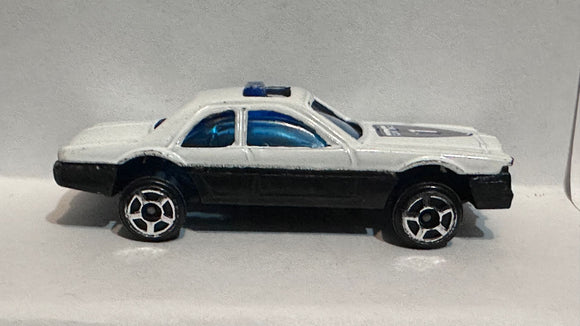 White Police  Car Unbranded Diecast Car