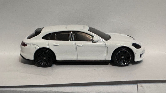 White Porsche Panamera Turbo S E Hybrid Sport Turismo ©2013 Hot Wheels Diecast Car