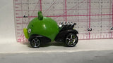 Green Minion Pig Angry Birds V5323 Hot Wheels Diecast Car