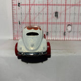 White Volkswagen Beetle Holiday Racers Hot Wheels Diecast Car