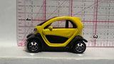 Yellow Renault Twizy HKW47 MB1361 2022 Matchbox Diecast Car