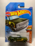 Green '69 Chevy Pick Up HW Hot Trucks GHC40 D7C6 2018 Long Card Hot Wheels Diecast Car