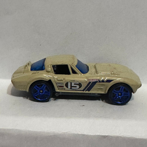 White Corvette Grand Sport L9923 Hot Wheels Diecast Car