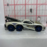 White Tow Jam Work Crewsers Lightnin Leo's  Hot Wheels Diecast Car