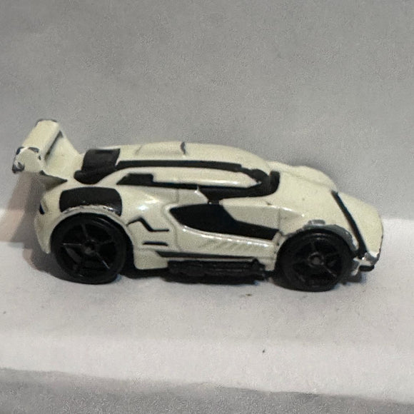 White Strom Trooper CLR72 Star Wars 2015 Hot Wheels Diecast Car
