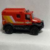 Red  4X4 Scrambulance MB845 2012 W4893 Matchbox Emergency Diecast Car