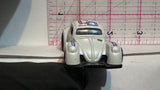 White Urban Outlaw Volkswagen Kafer Racer DTW93 ©2016 Hot Wheels Diecast Car