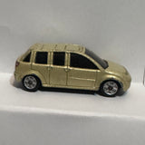 Yellow 2000 Saturn Maisto Diecast Car