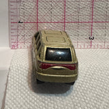 Yellow 2000 Saturn Maisto Diecast Car