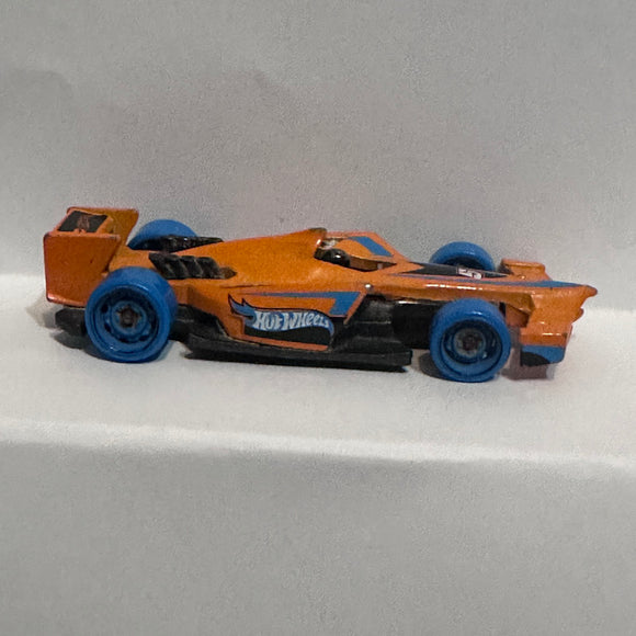 Orange Winning Forumla CFG97 ©2014 Hot Wheels Diecast Car