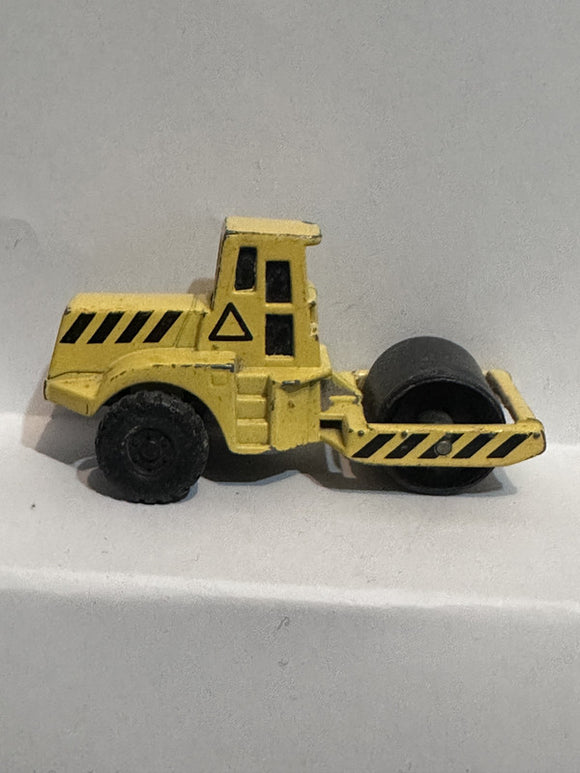 Yellow Steam Pavement Roller Maisto Diecast Car