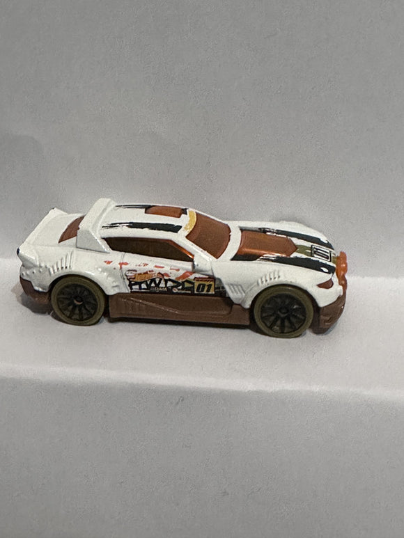 White Rally Cat DTX15 ©2017 Hot Wheels Diecast Car