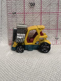 Yellow Golf Club Tee'd off 2 ©2015 Hot Wheels Diecast Car