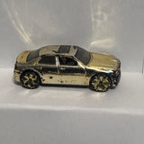 Gold Chrysler 300C Hemi ©2005 Hot Wheels Diecast Car