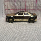 Gold Chrysler 300C Hemi ©2005 Hot Wheels Diecast Car