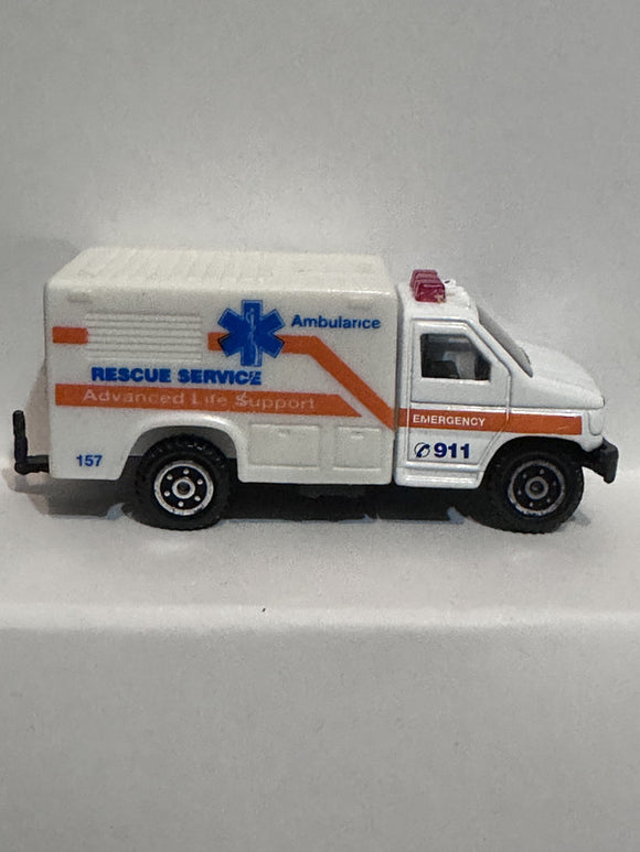 White Ambulance Rescue Services #02313/4/5 Yatming Diecast Car