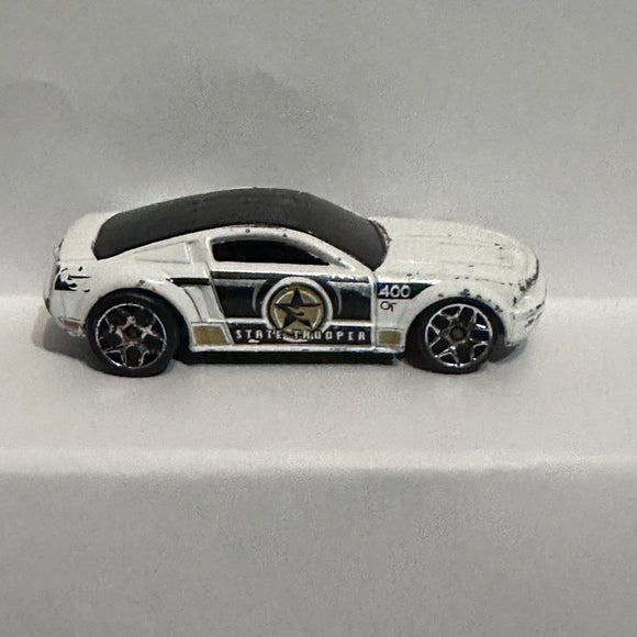 White State Trooper Mustang GT Concept ©2003 Hot Wheels Diecast Car