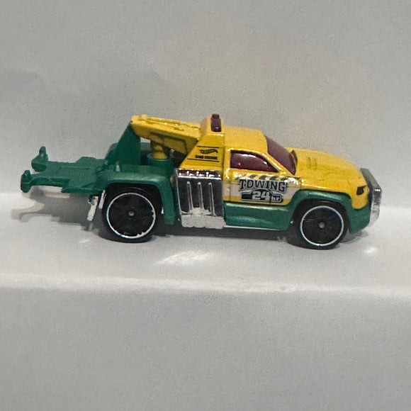 Green Yellow 24hr Towing Repo Duty ©2012 Hot Wheels Diecast Car