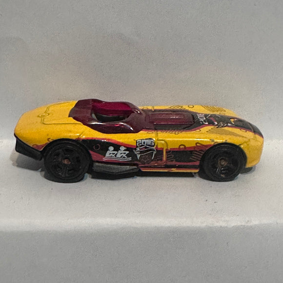 Yellow Rrroadster BDD04 ©2013 Hot Wheels Diecast Car