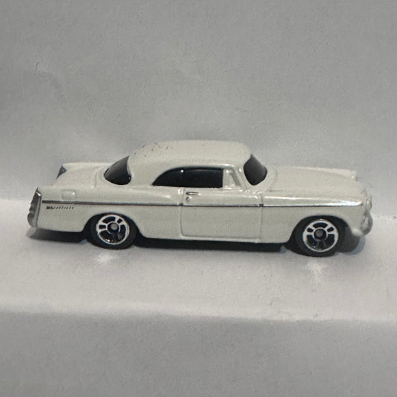 White Chrysler 1956 300B   Maisto Diecast Car